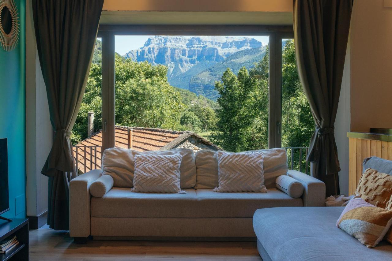 La Borda De Chelis Guest House Broto Exterior foto
