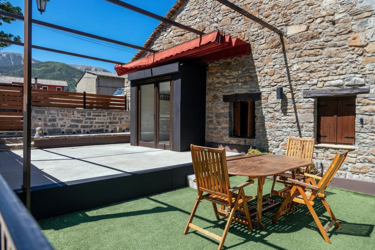 La Borda De Chelis Guest House Broto Exterior foto